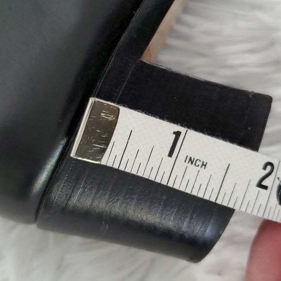 Salvatore  Ferrogamo Leather Boots Size 8 - Picture 9 of 10